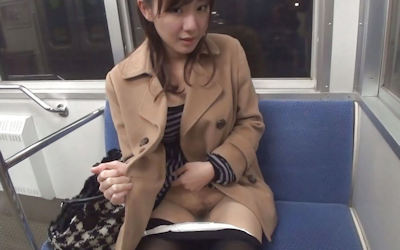 電車内でまさかの露出画像まとめ ①