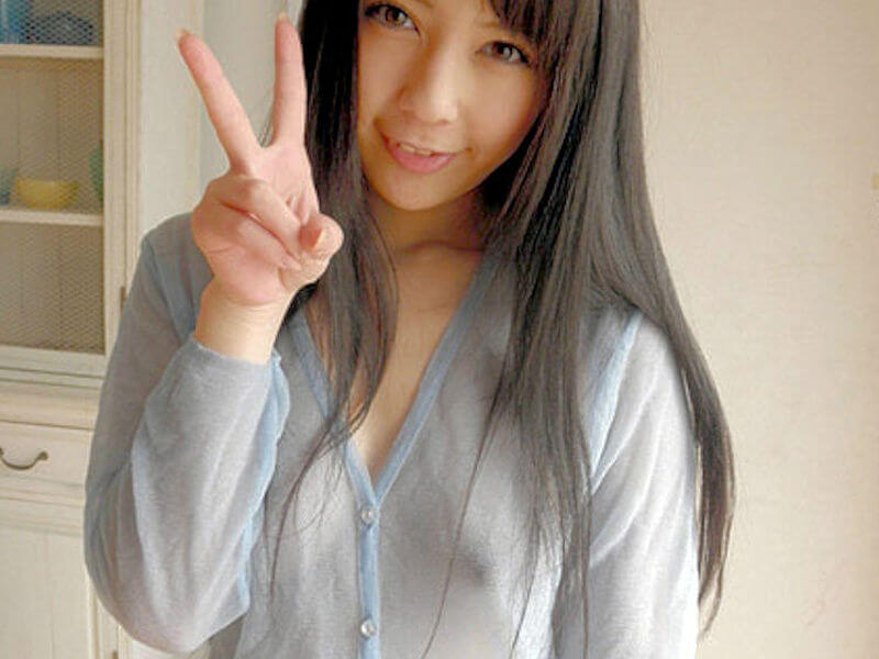 透け乳首が気になるエロ画像