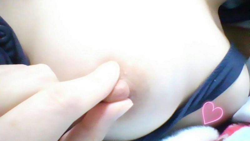 乳首コリコリの自撮りエロ画像 【156】