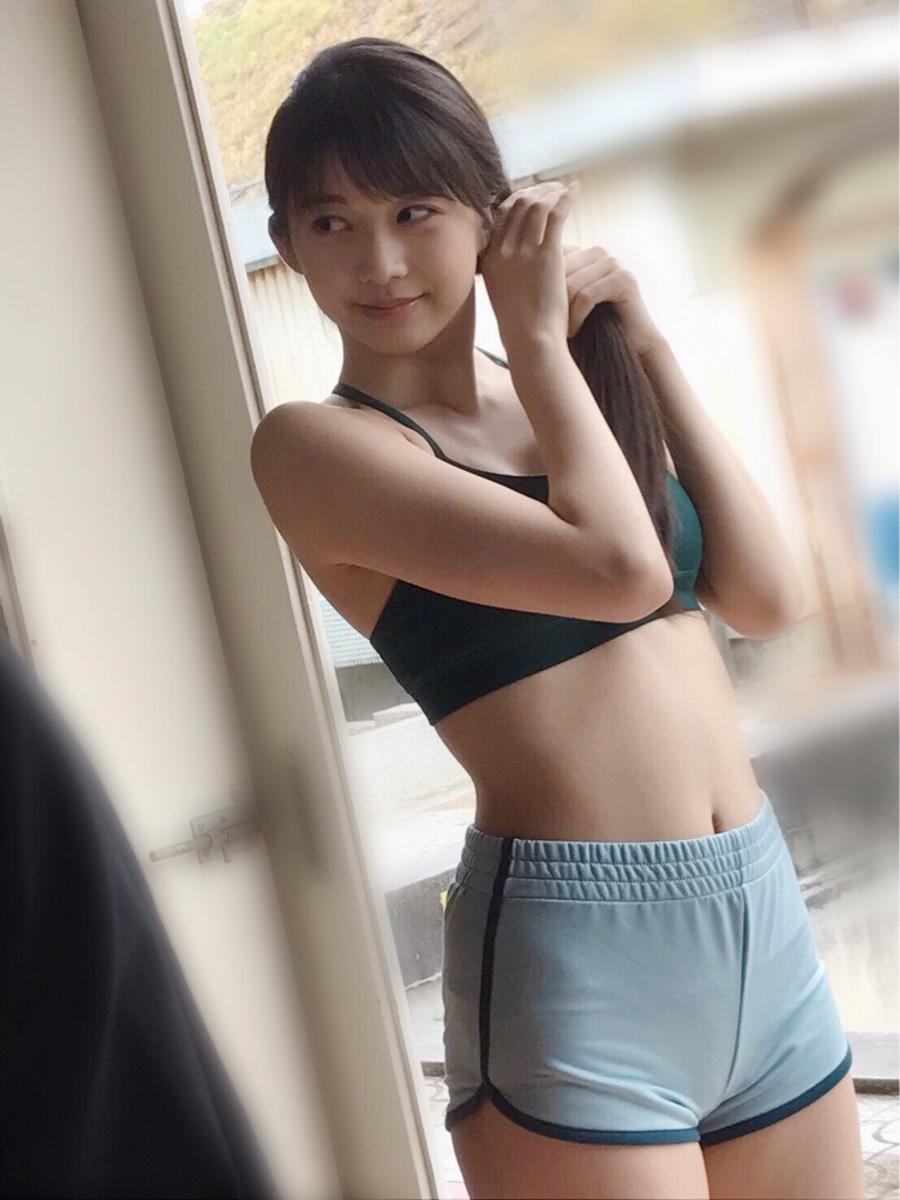 ホットパンツ美女のエロ画像 【92】