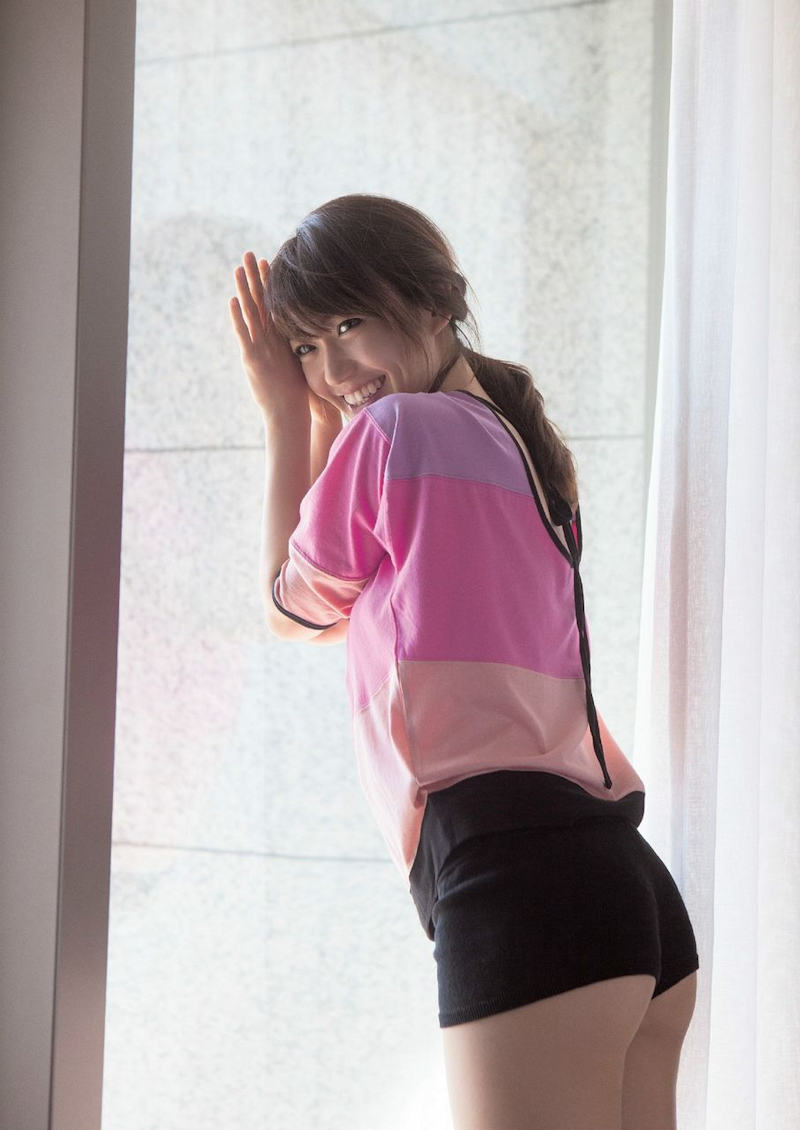 ホットパンツ美女のエロ画像 【100】