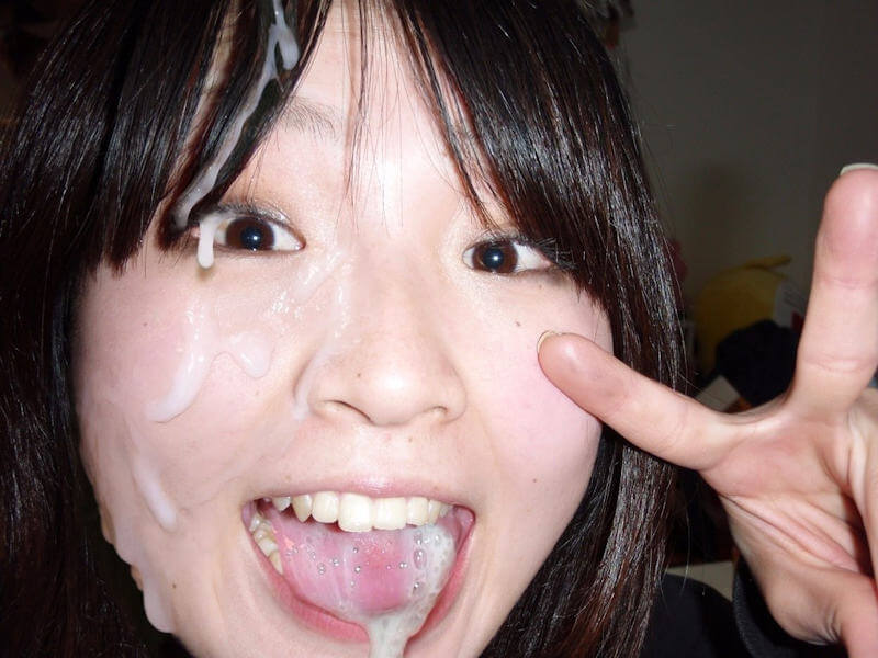 精子をJKにぶっかけたエロ画像