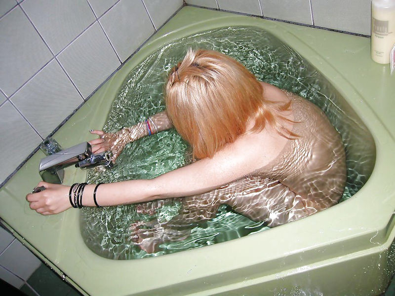 金髪女性のブロンドヌードエロ画像 【5】