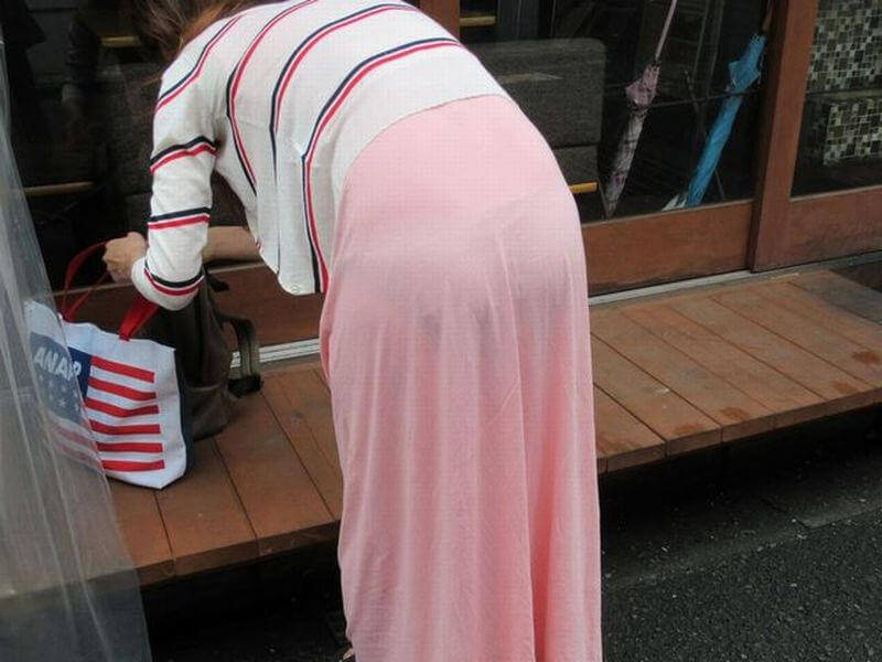 ロングスカート街撮りのお尻画像集