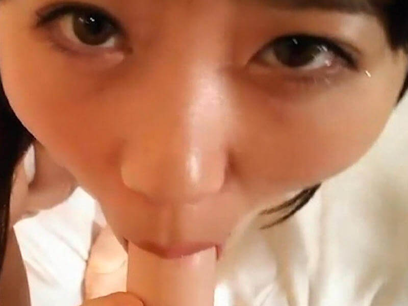 しゃぶる女の口元接写エロ画像