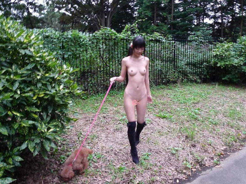 全裸ブーツのフェチヌード画像 