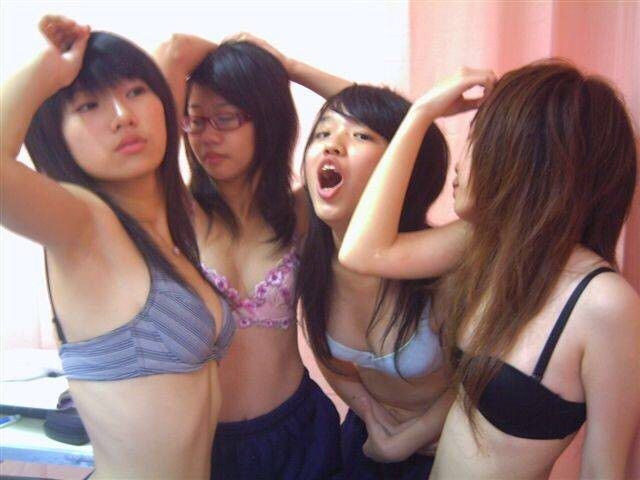 悪ノリ おふざけギャル エロ画像 【75】