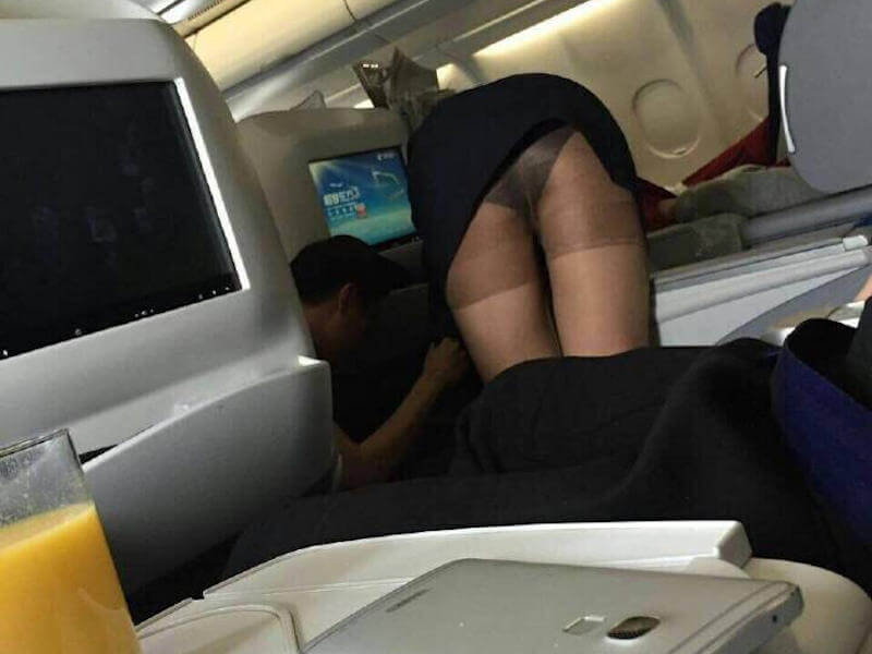 本物CAの美脚・太ももエロ画像 ※パンチラあり 