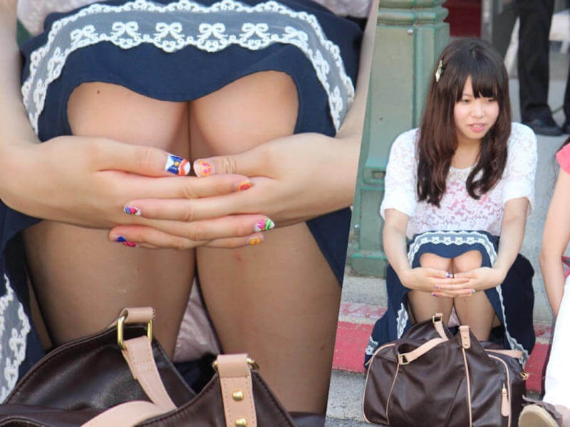 座りパンチラ丸見えですよのエロ画像 