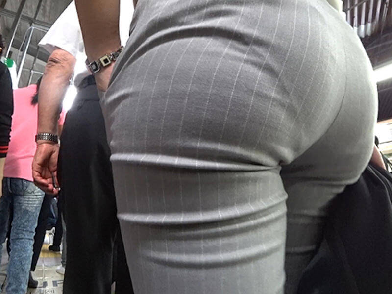 お尻目当てのOL街撮り画像 