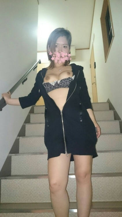 おっぱい ポロリ ギャル エロ画像 【26】