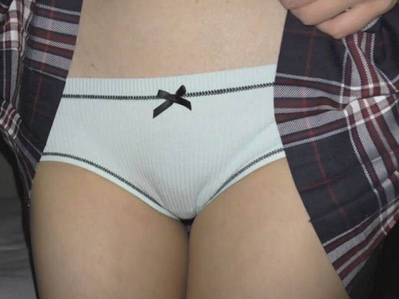 JKのパンツが初心なエロ画像 