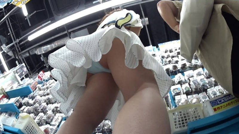 ローアングルパンチラ エロ画像 【3】