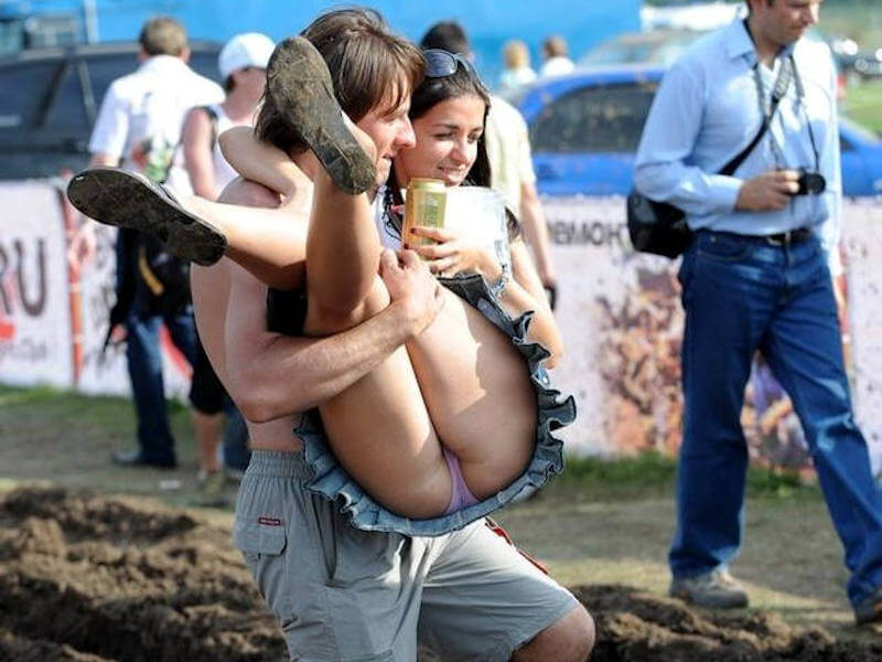 パンチラしすぎな外国人のエロ画像