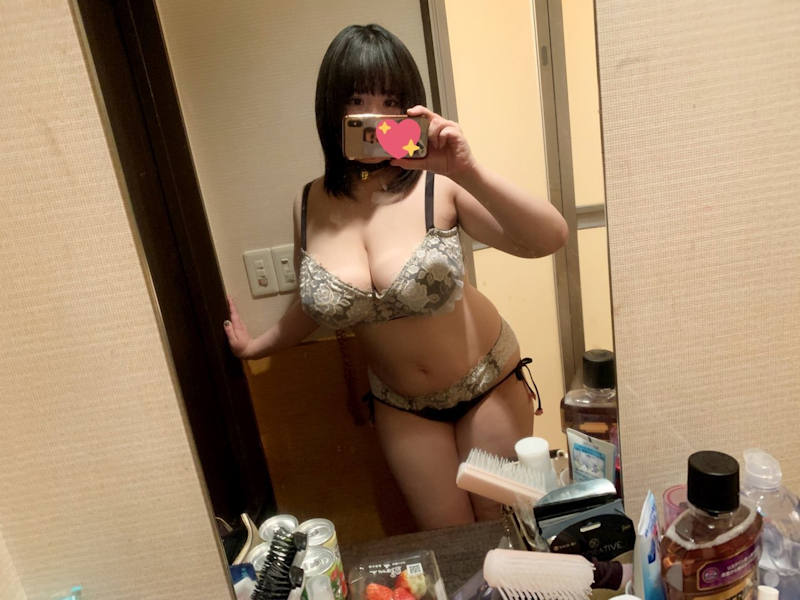 爆乳 エロ画像 【9】