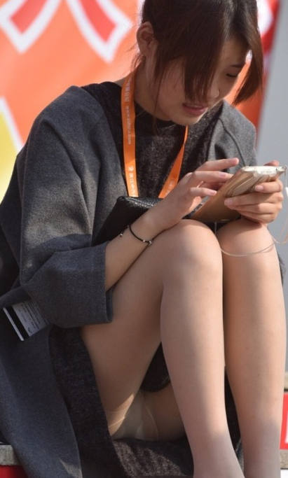 スマホ パンチラ エロ画像 【22】