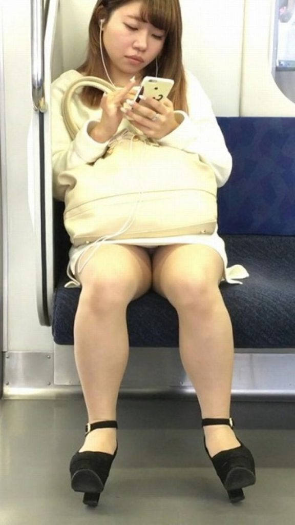 スマホ パンチラ エロ画像 【41】
