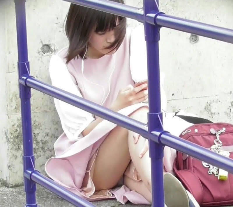 スマホ パンチラ エロ画像 【52】
