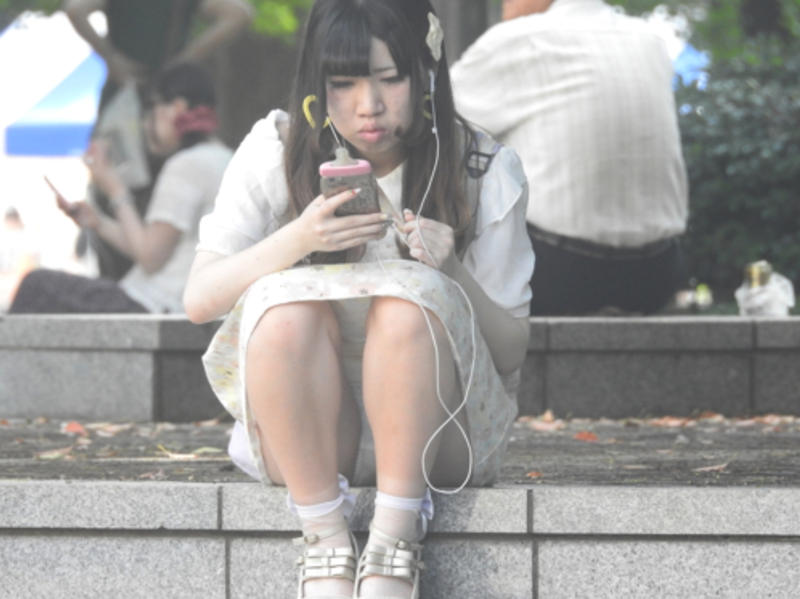 スマホ パンチラ エロ画像 【57】