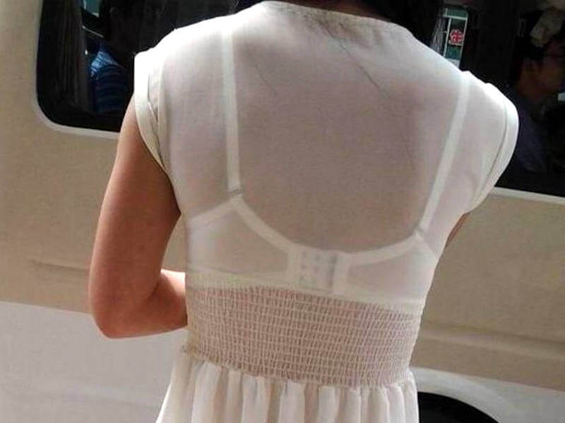 街撮り透けブラ女子発見のエロ画像 