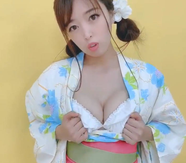 浴衣 胸チラ エロ画像 【31】