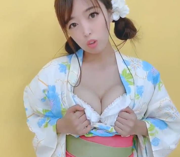 浴衣 胸チラ エロ画像 【32】