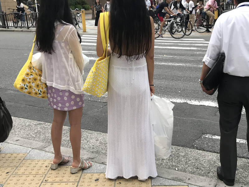 かなりパンツ透けてる街撮りエロ画像 