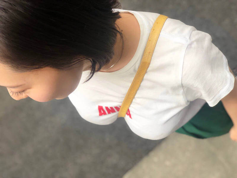 こりゃデカい着衣巨乳街撮りエロ画像