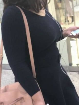 着衣巨乳 街撮り エロ画像 【3】