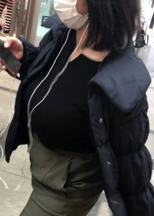 着衣巨乳 街撮り エロ画像 【4】