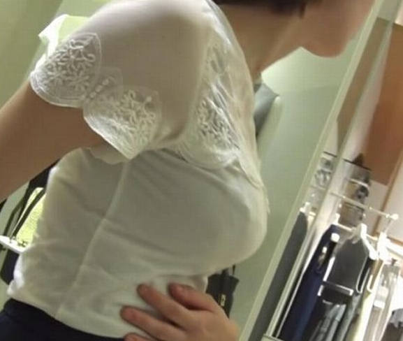 着衣巨乳 街撮り エロ画像 【31】