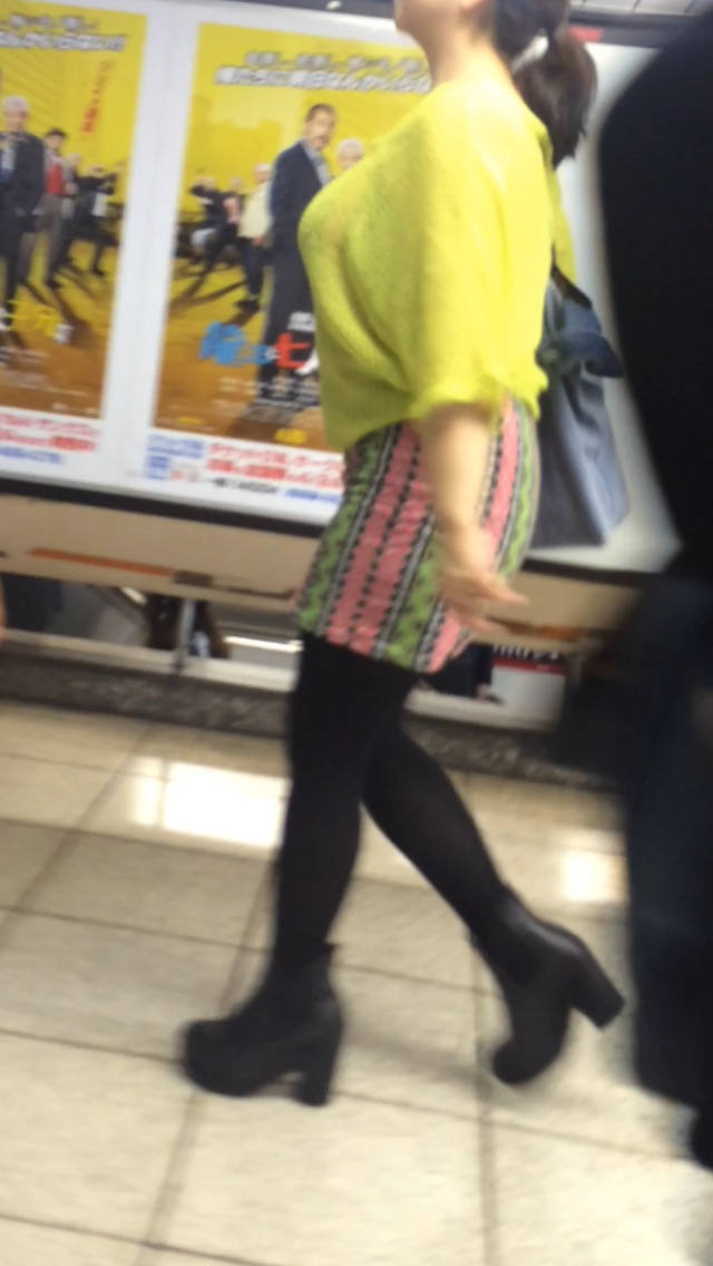 着衣巨乳 街撮り エロ画像 【61】