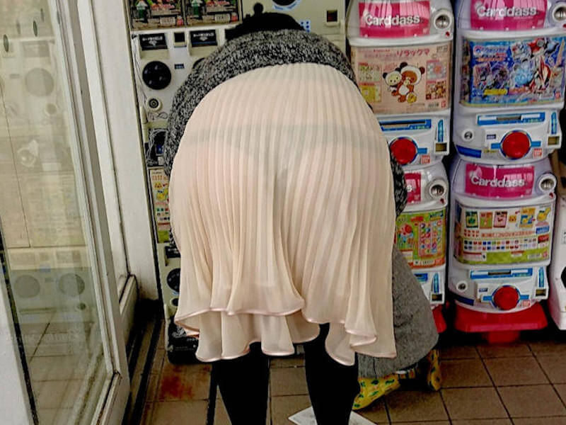 Tバックのやらしい透けパンエロ画像 