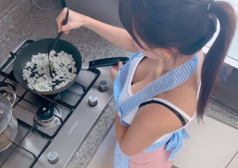巨乳 谷間 エロ画像 【6】