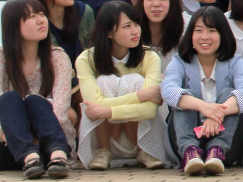 集合写真あるある前列パンチラエロ画像 