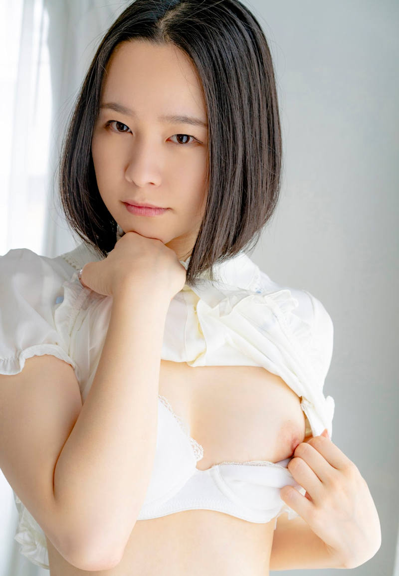 美乳 エロ画像 【32】