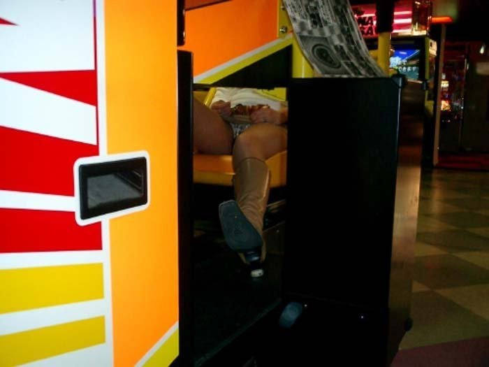 ゲーセン エロ画像 【26】