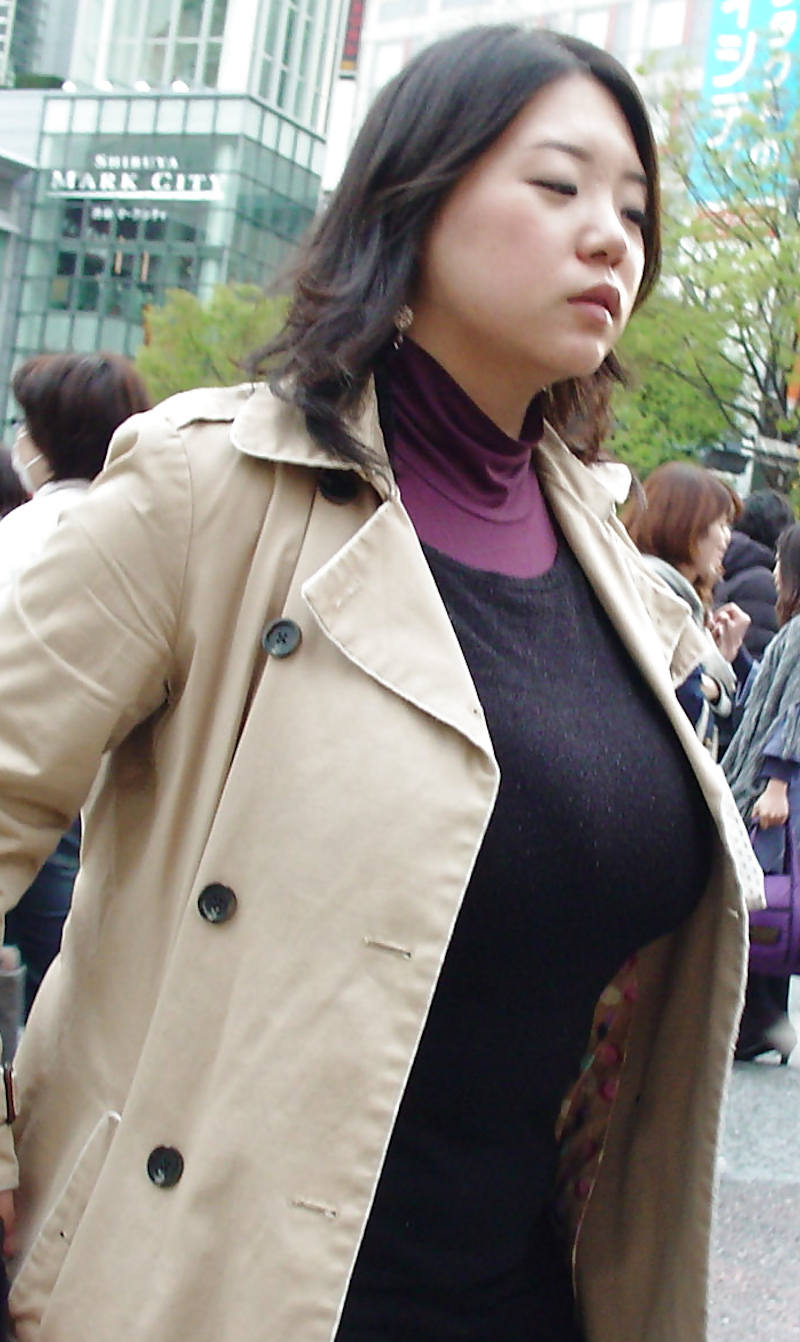 働く女性 巨乳 エロ画像 【1】
