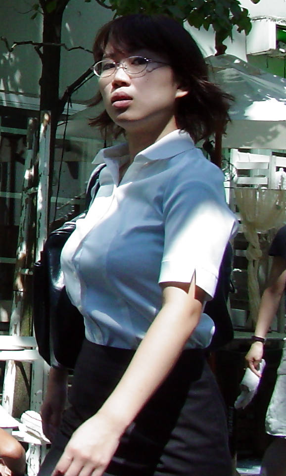 働く女性 巨乳 エロ画像 【3】