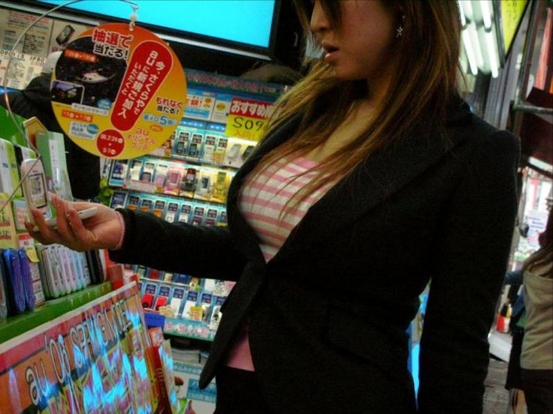 働く女性 巨乳 エロ画像 【22】