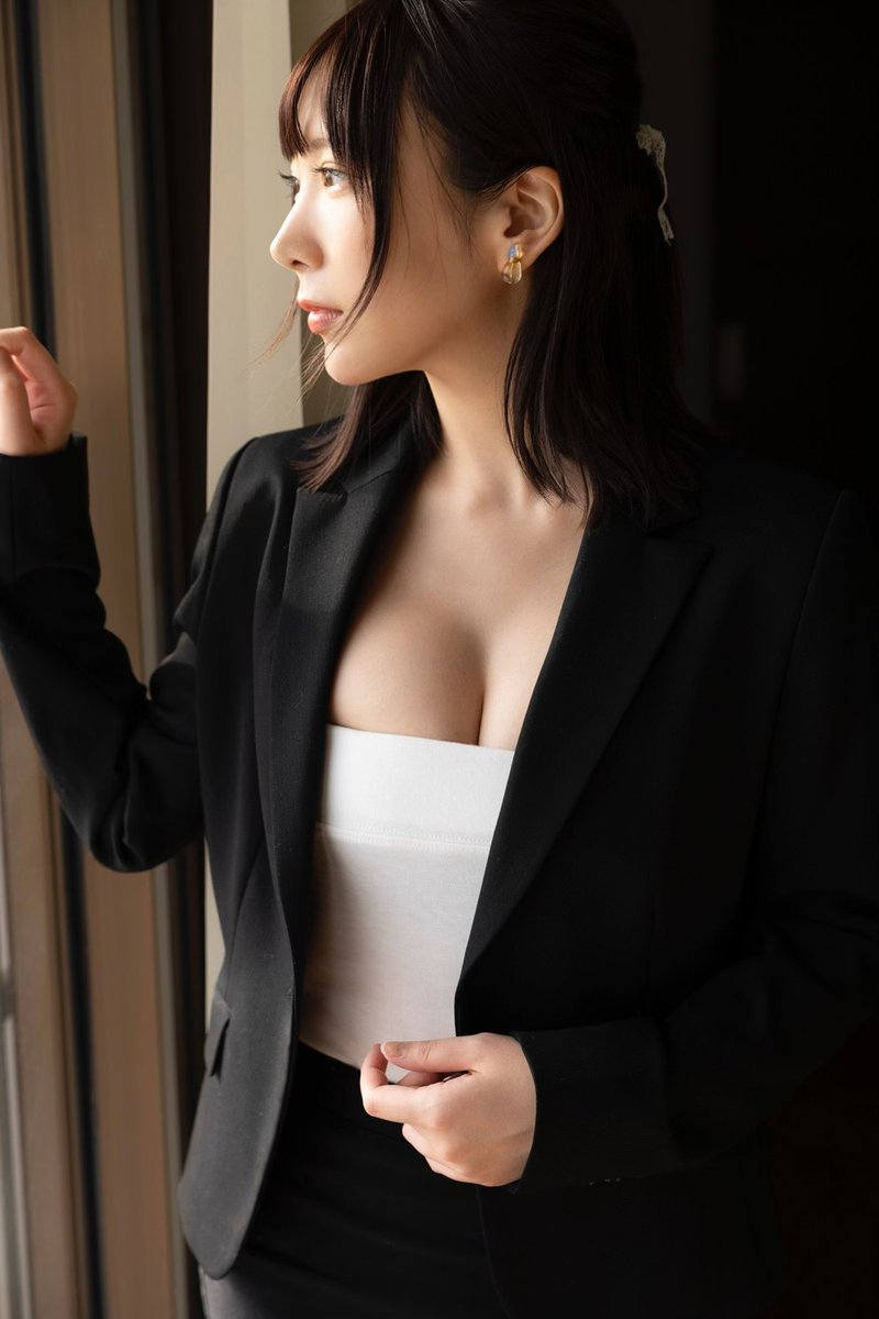 働く女性 巨乳 エロ画像 【31】