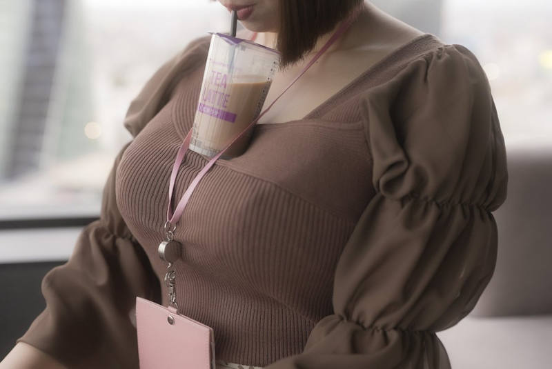働く女性 巨乳 エロ画像 【43】