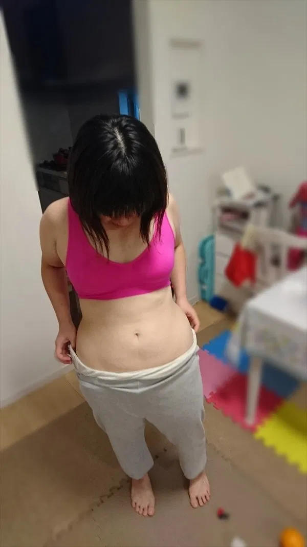 家庭内 部屋着 脱ぎかけ エロ画像 【30】