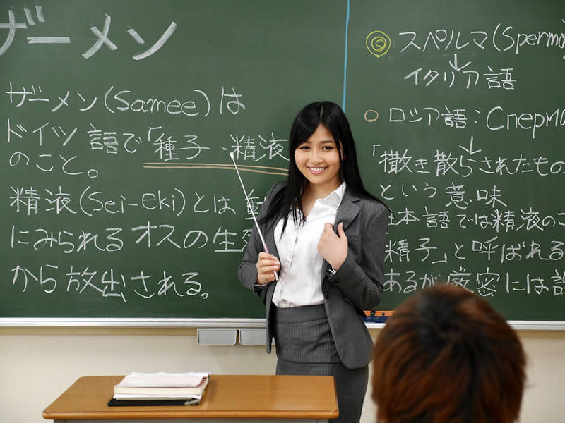女教師のセクシャルなエロ画像