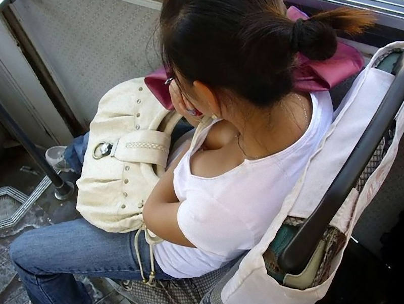 巨乳 見下ろす エロ画像 【17】