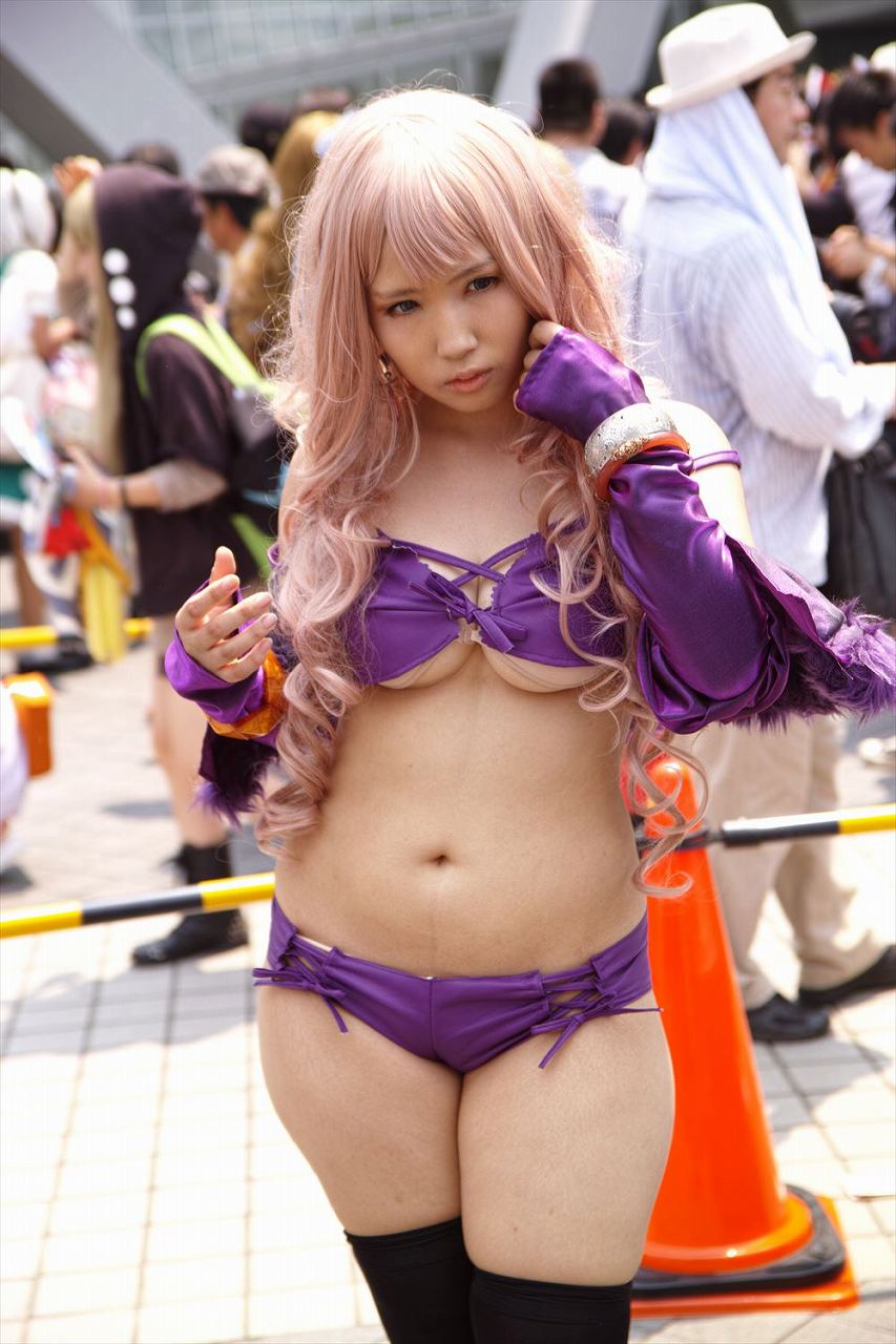おっぱい 胸パッド ハミ出し エロ画像 【9】