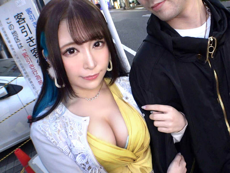 ヒモ彼氏の前で寝取られるキャバ嬢のAV