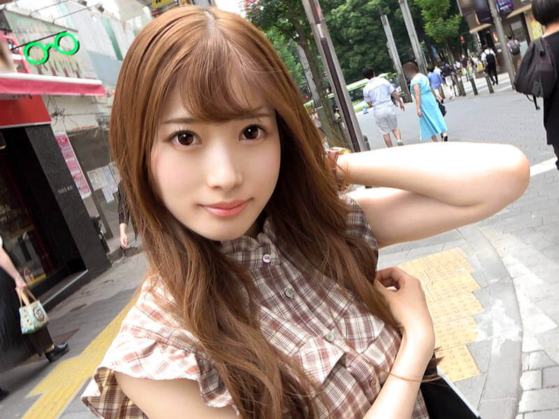 アイドル顔専門学生の色白美乳が抜けるAV