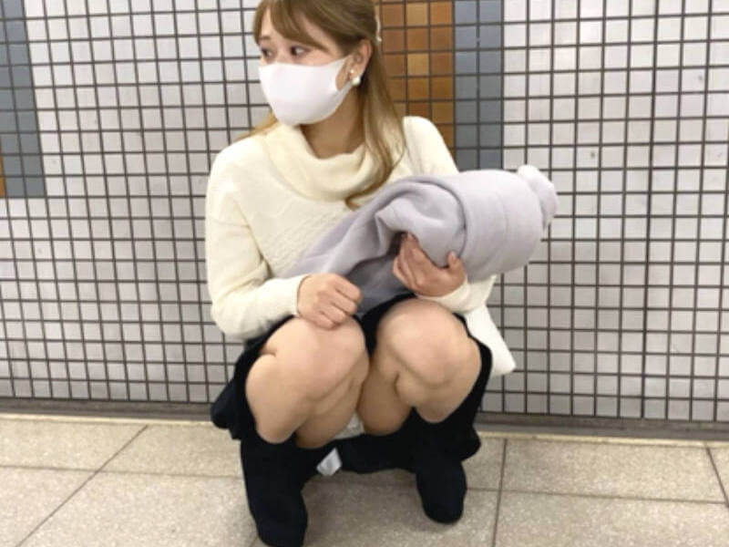 最近のマスク女子パンチラエロ画像