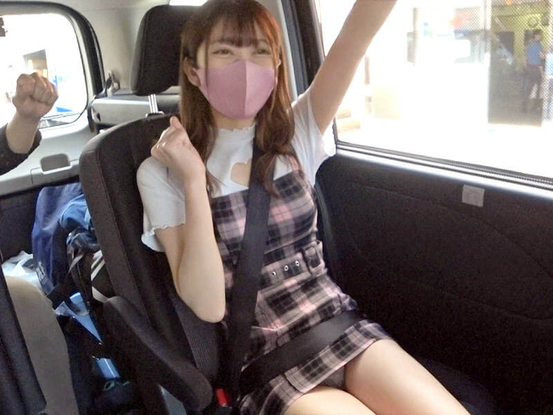 よくパンチラするアパレル店員のセックスAV